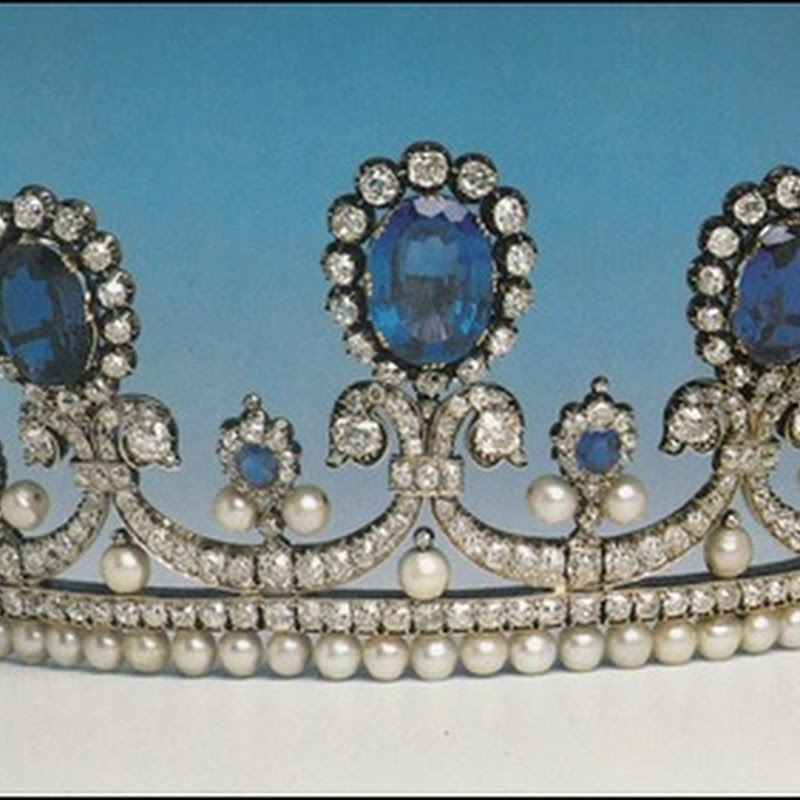 THE TREASURES OF THE DIAMOND FUND OF RUSSIA IN THE MOSCOW KREMLIN